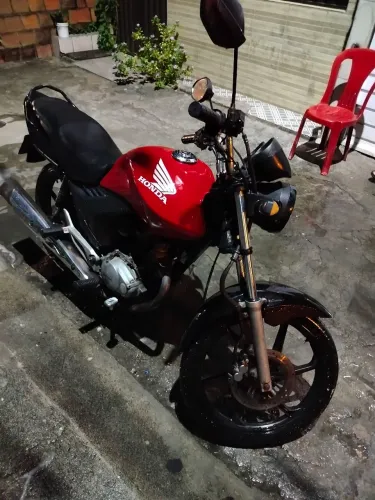 Vendo moto Fam 150 ESDI ano 2011