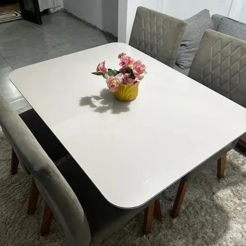 Mesa de Vidro + 4 Cadeiras 