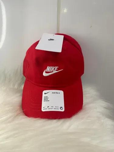 Boné Nike Vermelho - Novo com Etiqueta