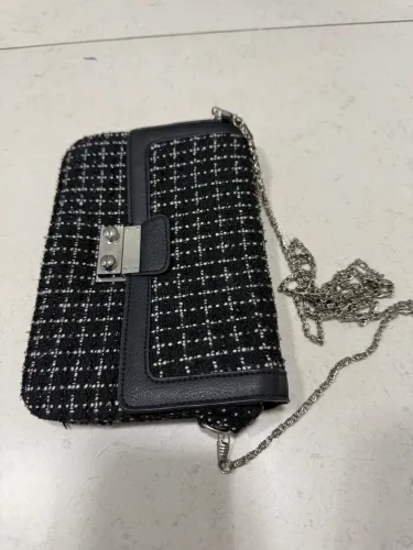 Duas bolsas por 100,00