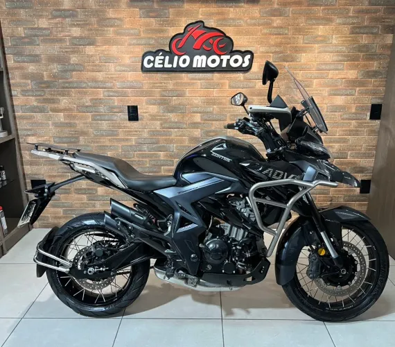 T 350 X PRETA 2024/2025