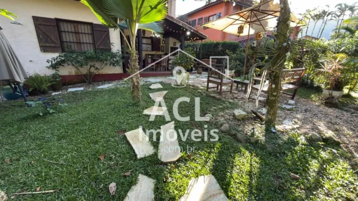 CASA EM CONDOMINIO CLUB 2 DORM +MEZANINO EM BOIÇUCANGA