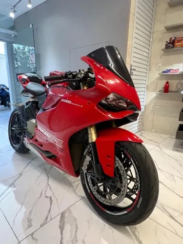 Ducati panigale 1199 v4s