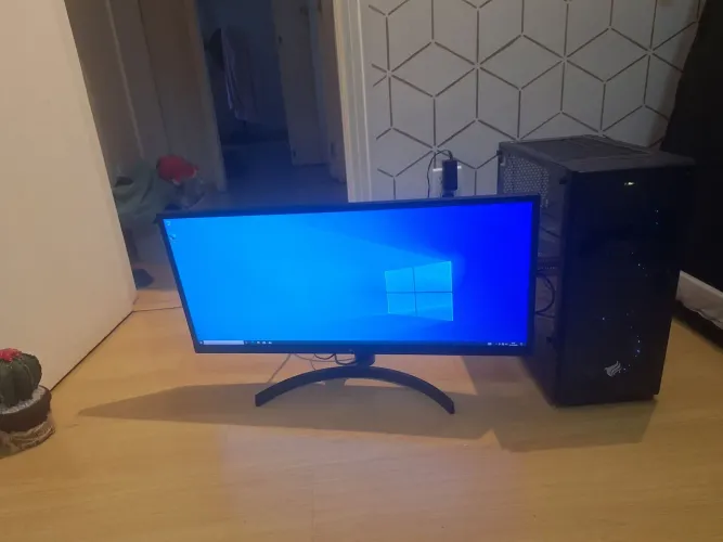 PC GAMER COM MONITOR