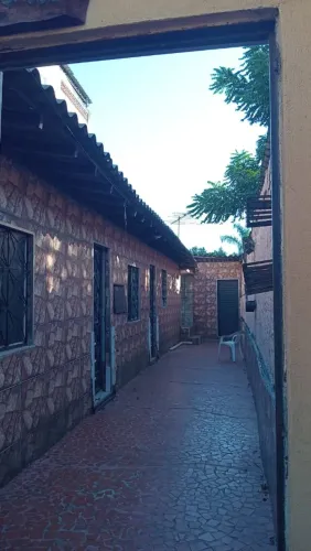 Alugo 2 quartos