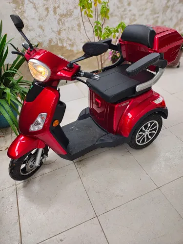Triciclo Veego Spark Elétrico com pouquissimo uso
