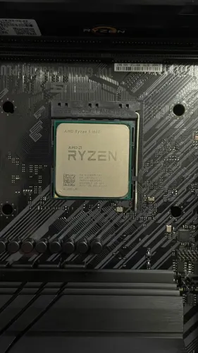 Ryzen 5 1600 - 6 nucleos 12 threads