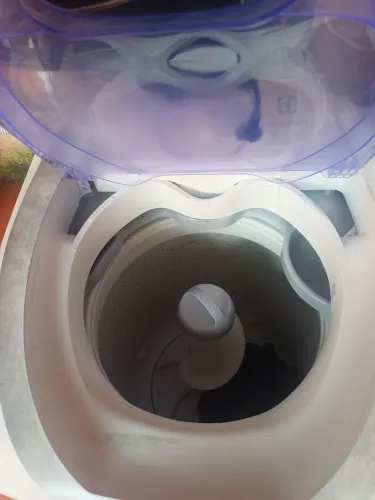 Máquina de lavar para retirar pecas e sanduicheira