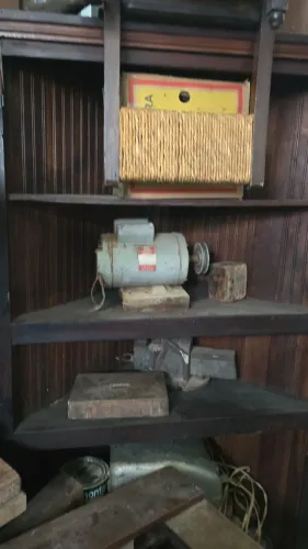 Serra circular com motor Weg 1 1/2 cv monofasico