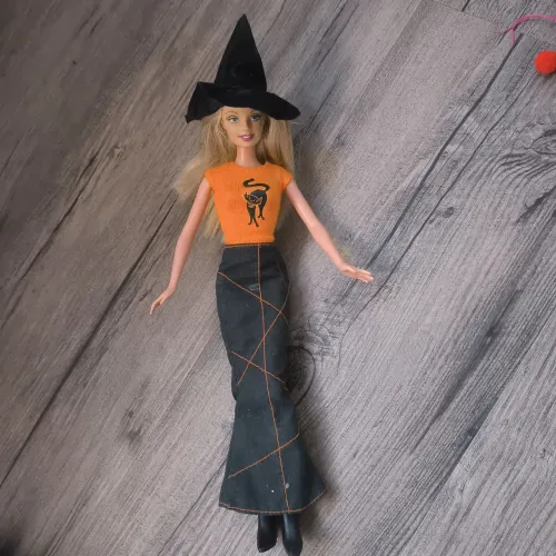 Boneca Barbie halloween bruxa 