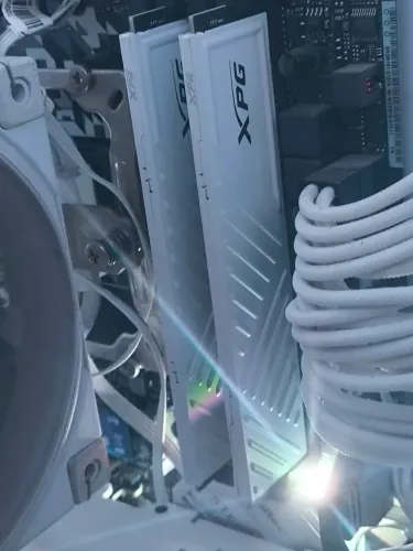 Memória ram ddr4 16 gb Xpg branca