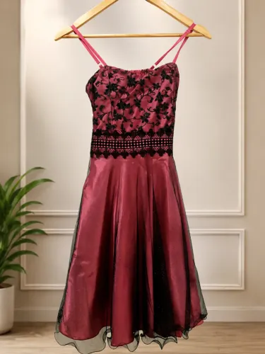 Vestido de Festa Infantil Bordô com Renda e Tule | Excelente Estado