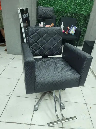 Vendo cadeira de cabeleireira em ótimo estado