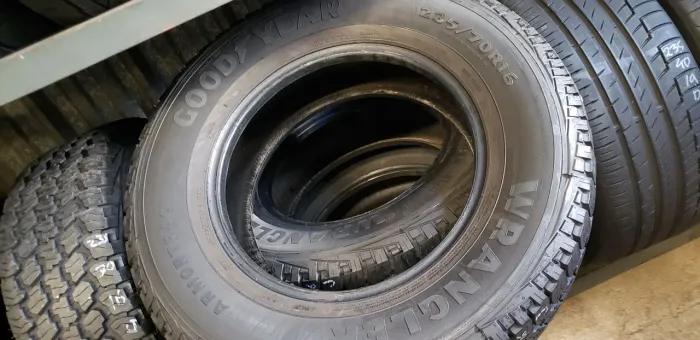Pneus 235 70 R 16 Semi-Novos 