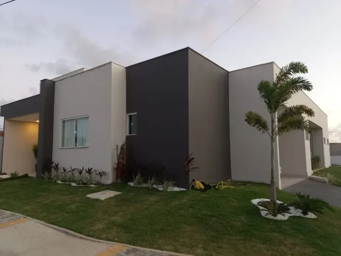 Casa de Alto Padrão com 4 Suítes, Piscina e Energia Solar à Venda no Central Park II