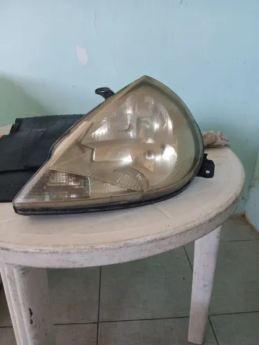 Farol esquerdo Ford Ka