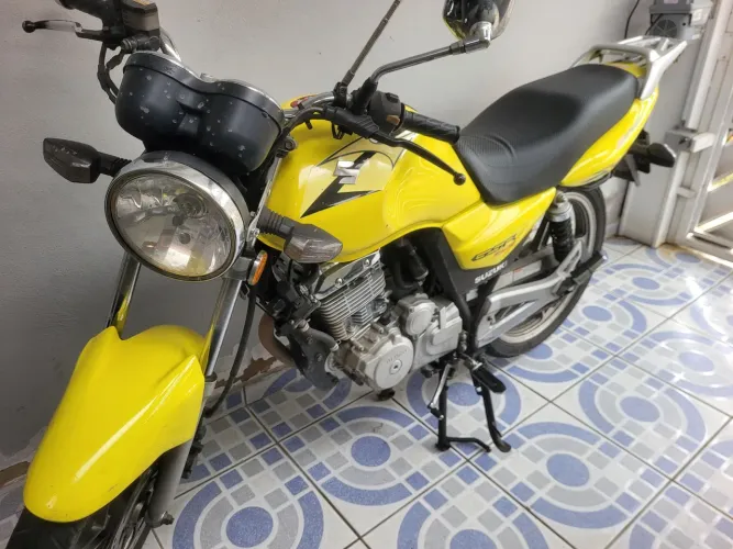Suzuki em ótimo estado.