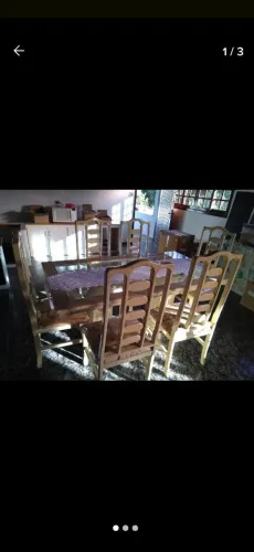 Mesa com tampo de vidro com 6 cadeiras