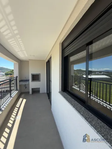 Apartamento com 3 Dormitórios (1 Suíte) e 2 Vagas - Próx. Floripa Shopping