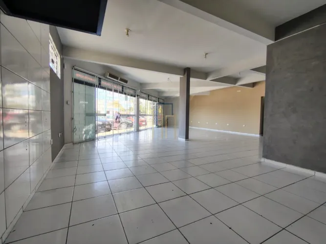 Sala comercial de esquina para locação com 90 m² no bairro Praça