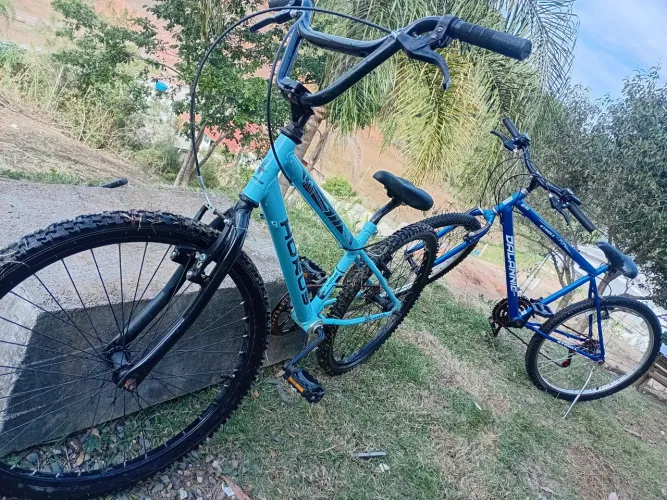 Vendo  2 bicicletas por 500 reais semi novas usou 2 vezes so..aro 24 e aro 26.