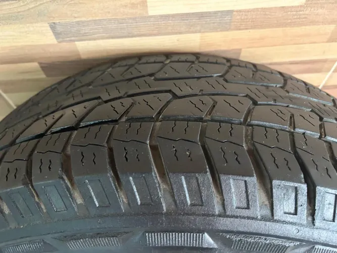Pneu 245/70/16