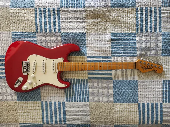 Guitarra Dolphin Strato do início dos anos 90