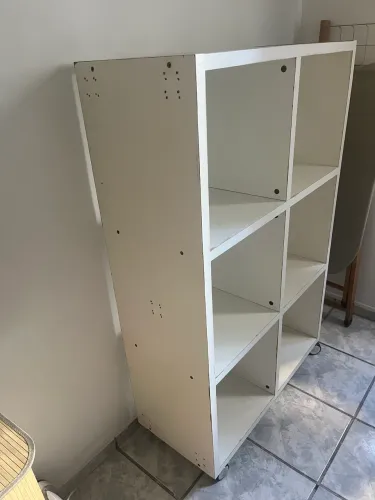 Estante vazada de livros