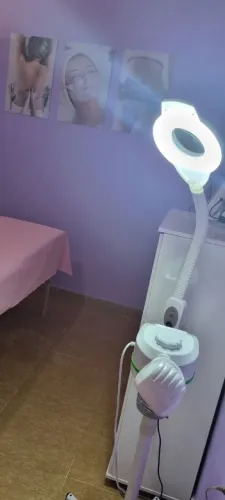 Luminária de chão com vapor de ozônio