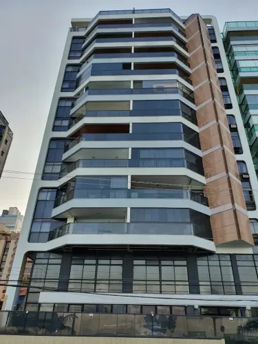 ALUGO - APARTAMENTO FRENTE PARA O MAR