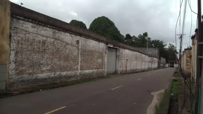 Vendo terreno de 2.300 m² com algumas edificações em Levilândia - Ananindeua - PA