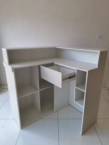 Balcão em "L" para loja