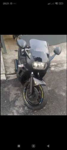Moto está funcionando e está boa
