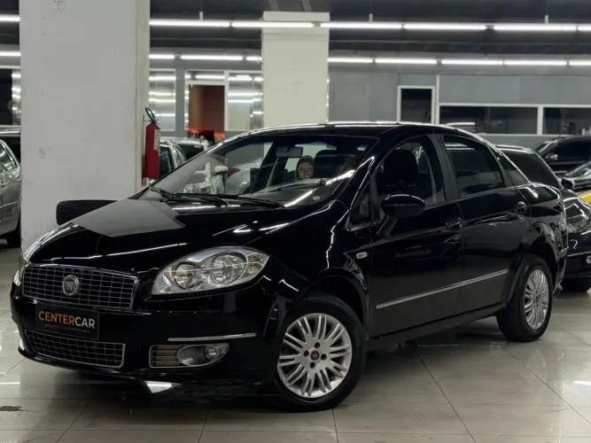 Fiat Linea Essence 1.8 Flex 16V 4P 2013