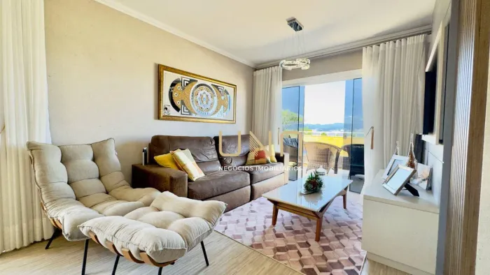 Cobertura com vista para beira mar continetal no bairro Balneário do Estreito, composta po
