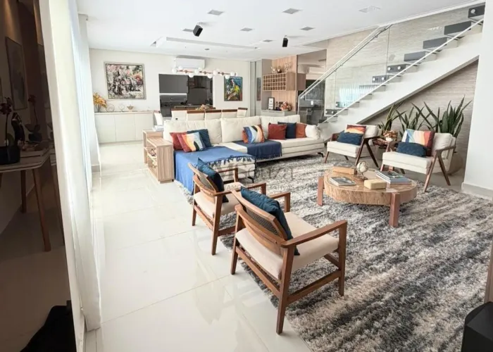 Casa para locação no Condomínio Vale do Arvoredo, com 4 suítes, com 315 m², 4 vagas, Vale