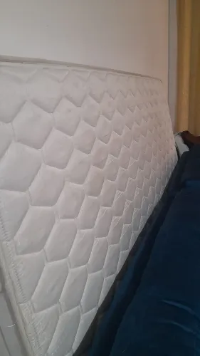 Vendo colchão de casal e uma cama de solteiro  