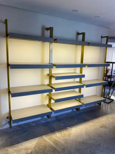 Estante estilo industrial com Led