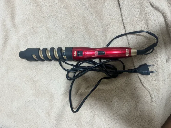 Modelador de cachos Philco edição Mulher Maravilha 220v R$40