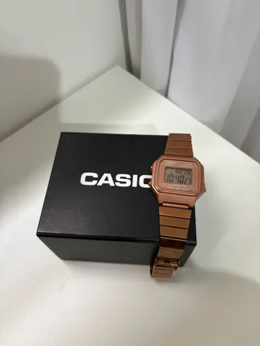 Relógio digital CASIO B650W