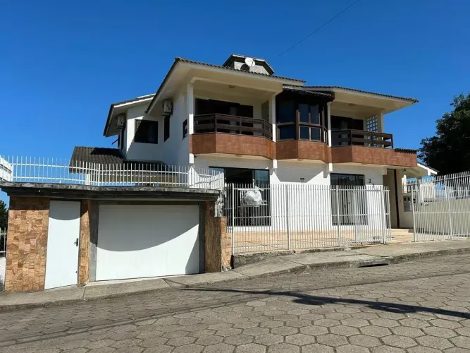 casa bairro Aurora icara / SC