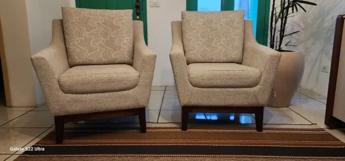 Par de Poltronas Decorativas Modernas - Excelente Estado