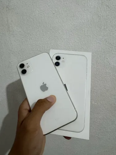 iPhone 11 muito novo branco com caixa e nota completo