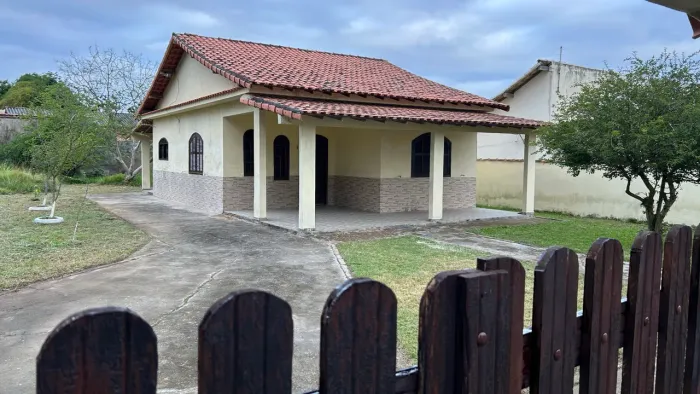 Casa em Maricá, localizada em bambuí - cordeirinho