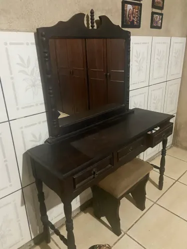 Penteadeira muito antiga