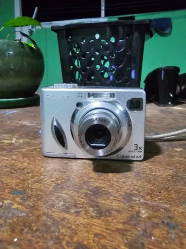 SONY CYBER-SHOT DSC-W7 ? PARA CONSERTO / COLEÇÃO