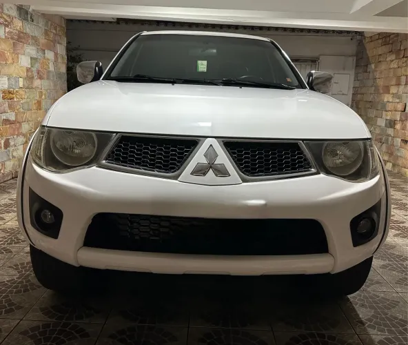 Mitsubishi L200 Triton HPE 3.2 CD TB Int.diesel AUT 2012