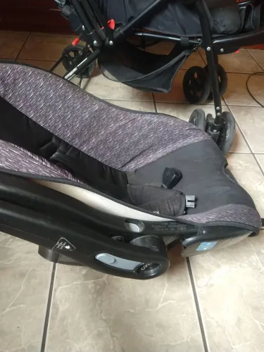 Carinho de Bebê + bebê conforto COSCO