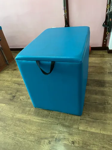 Vende-se caixa da cadeira do pilates em Macaé RJ