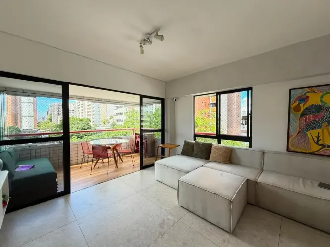Apartamento de 148m² no bairro Aldeota, com 3 suítes, 2 vagas e voltado para nascente.